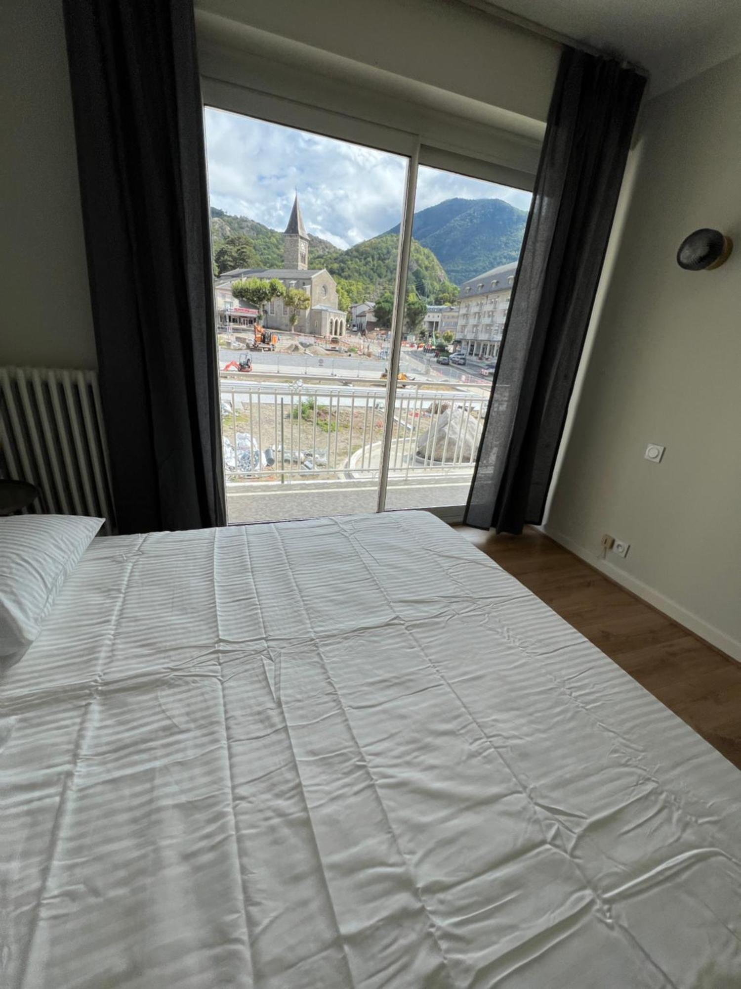 Les Balcons Du Couloubret Apartment
